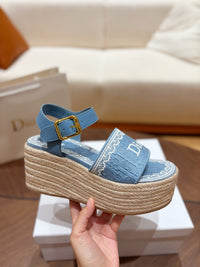 Dentelle Wedge Sandals