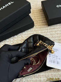 Small Zipped Pouch