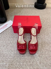 VLogo Signature Platform Sandals