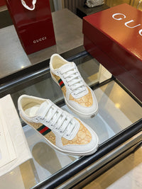 Stretch Low Top Trainers