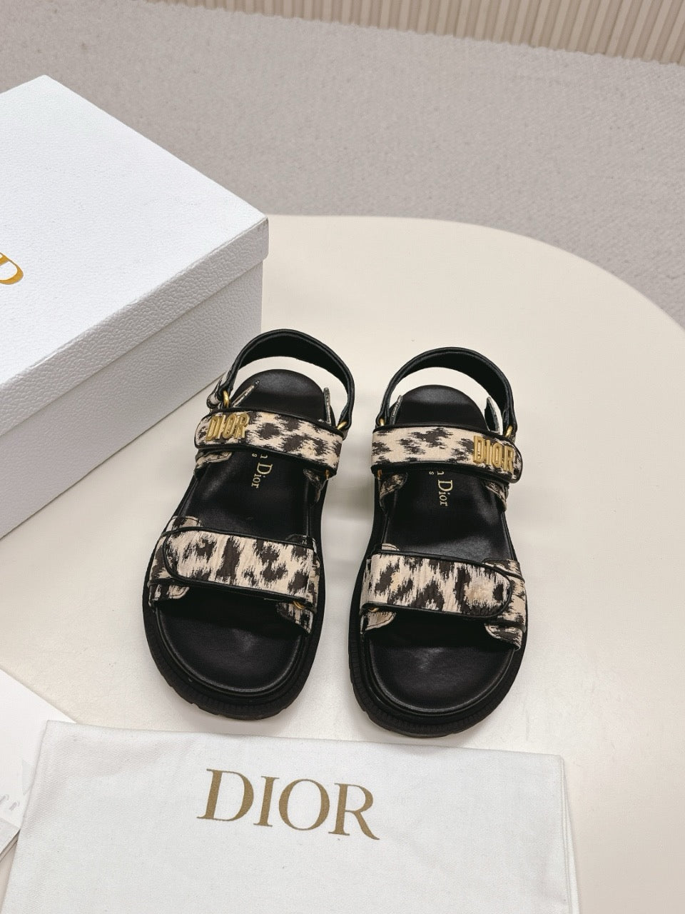 Dioract Sandals