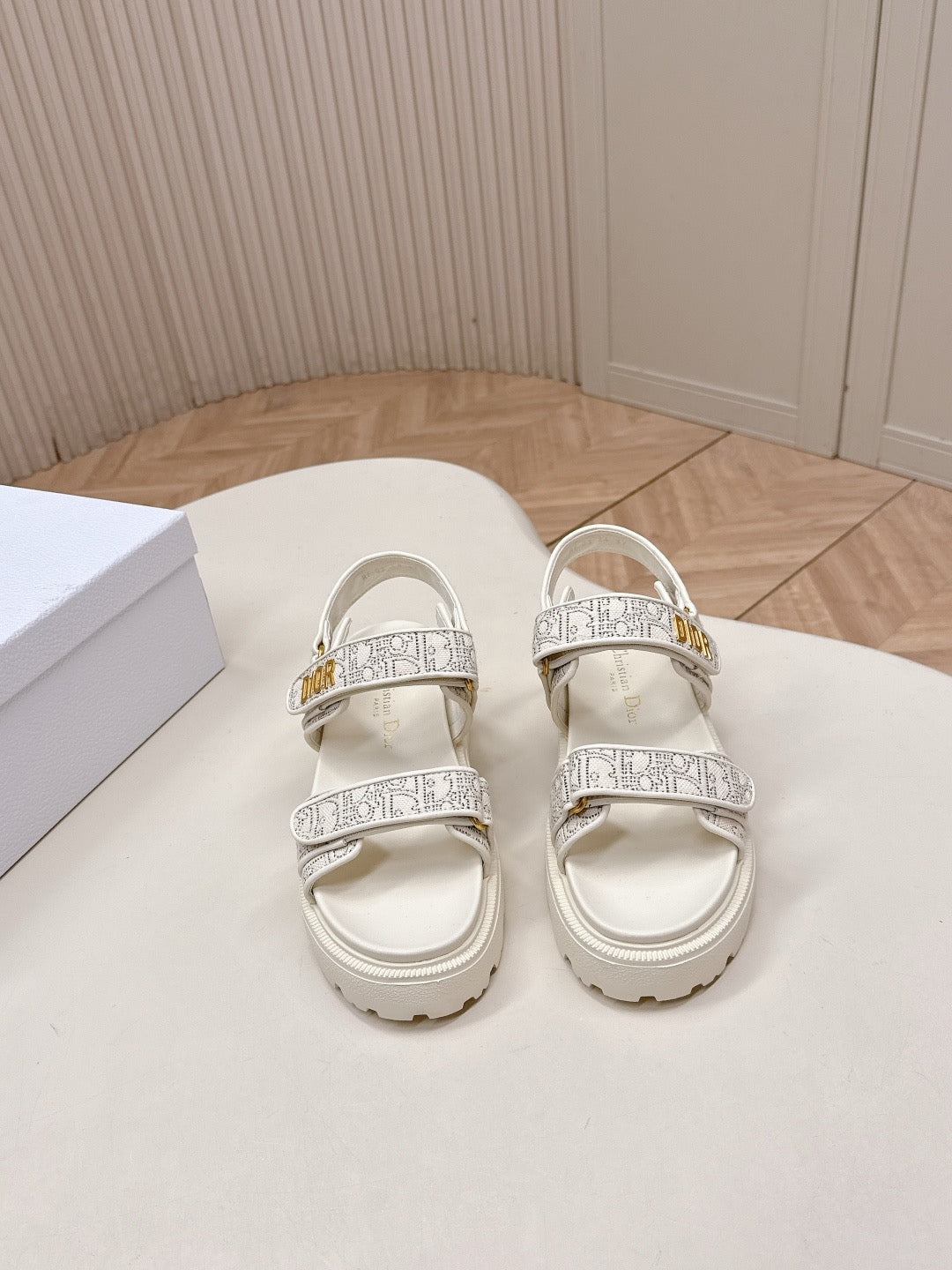 Dioract Sandals