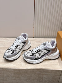 Run 55 Sneakers