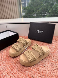 Matelassé Nappa Flatform Slides