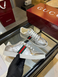 Stretch Low Top Trainers
