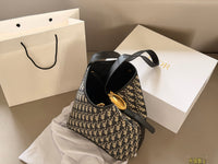 Médaillon Bucket Bag