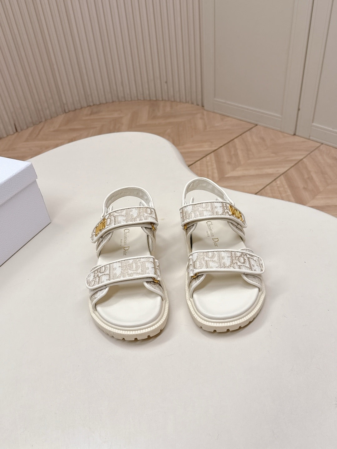 Dioract Sandals