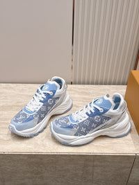 Run 55 Sneakers