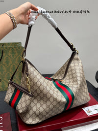 Essence Hobo Bag