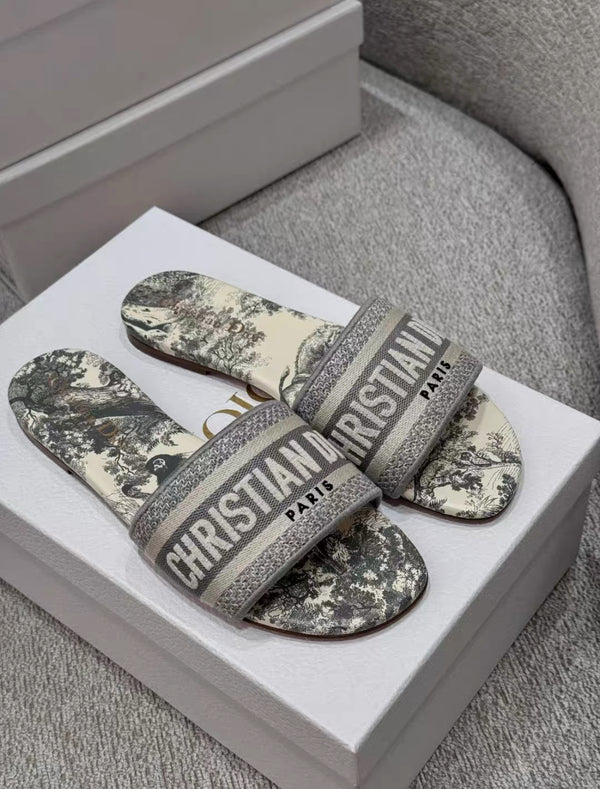 Dway Toile de Jouy Embroidered Slide