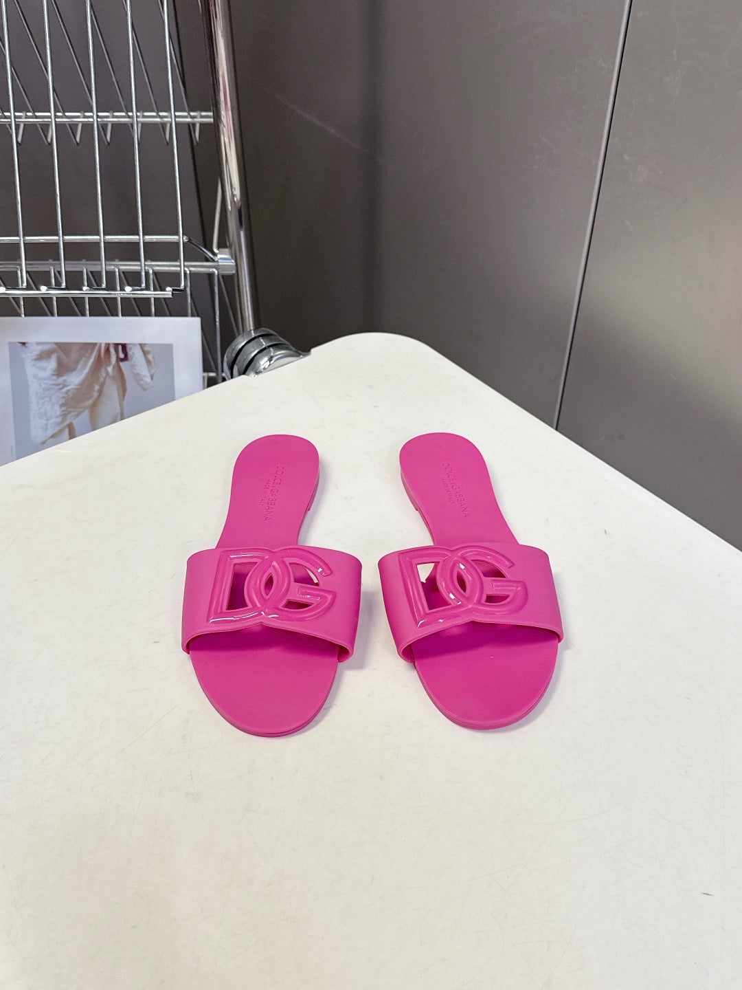 DG Cutout Slides