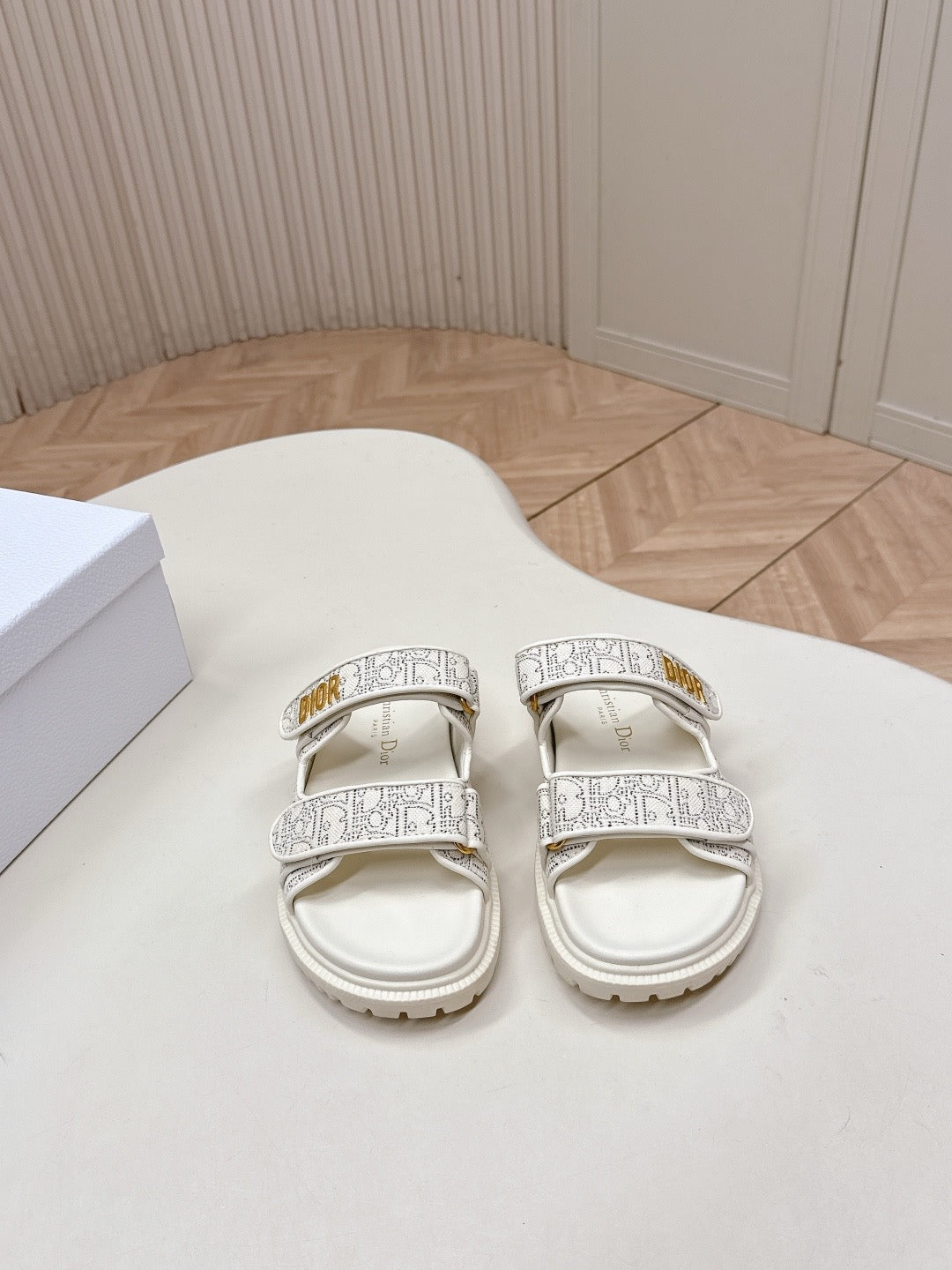 Dioract Sandals