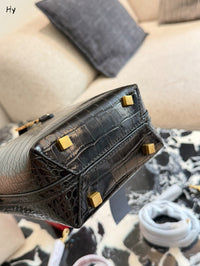 Mini Le 37 Bucket Bag