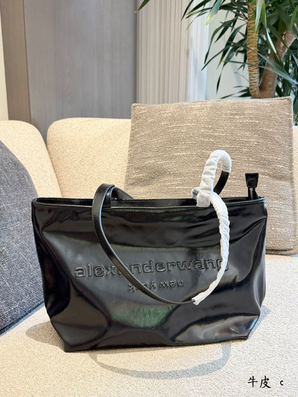 Punch Medium Leather Tote Bag