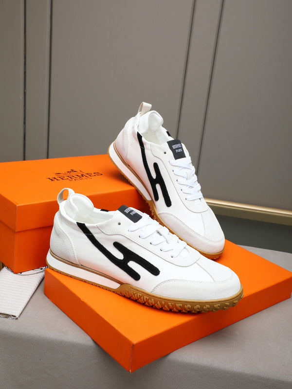 Trail Sneakers