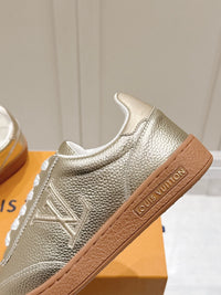 Frontrow Sneakers