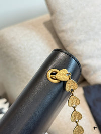 Kate Heart Shoulder Bag