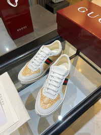 Stretch Low Top Trainers
