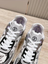 Run 55 Sneakers