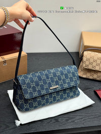 Madison Medium Shoulder Bag