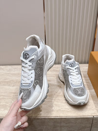 Run 55 Sneakers
