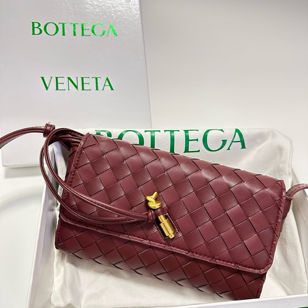 Andiamo Long Clutch