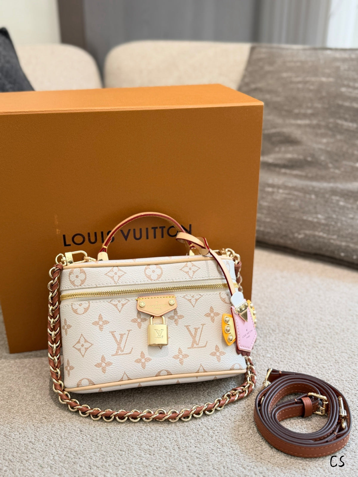Vanity Chain Pouch