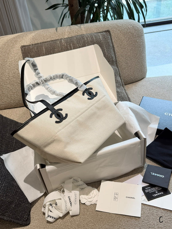 26M Shopping Bag Ecru Canvas & Calfskin