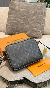 Trio Messenger Bag