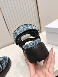 Dioract Sandals