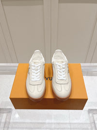 Frontrow Sneakers