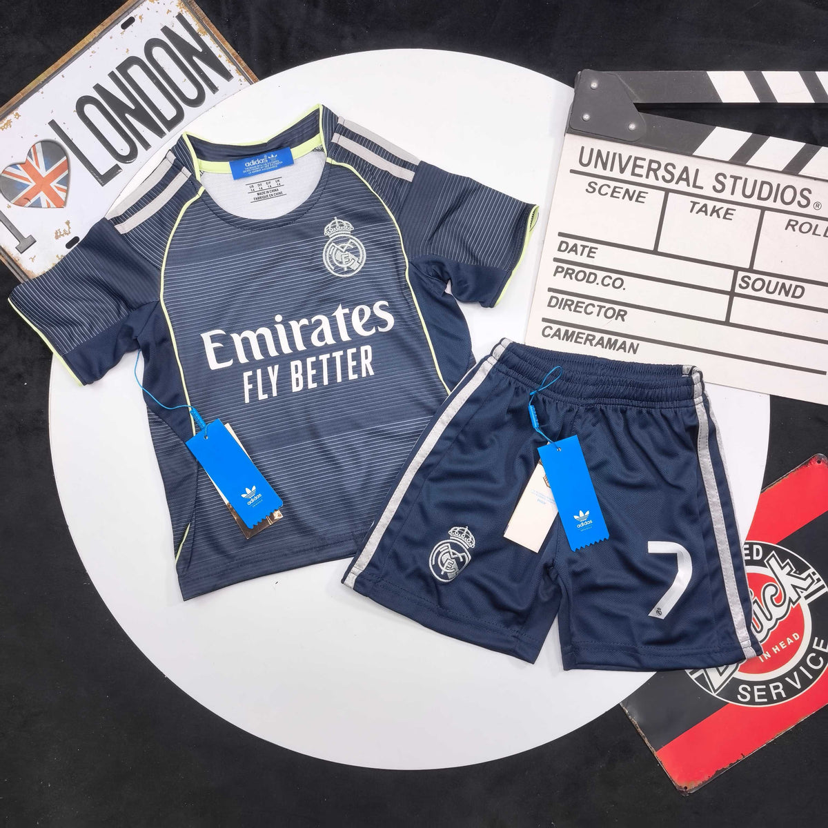Real Madrid Vinícius Júnior No.7 Football Kit