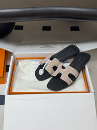 Oasis Sandal