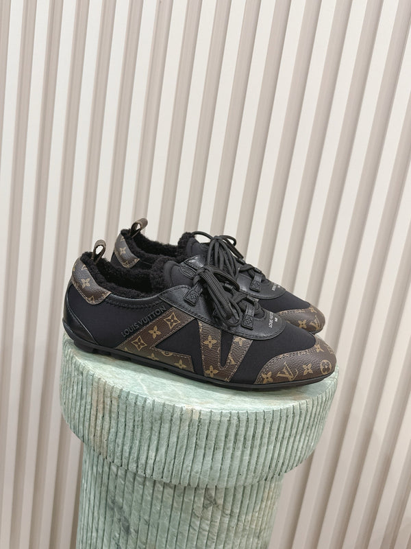 26S Sneakerina