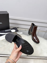 Logo Chelsea Boots