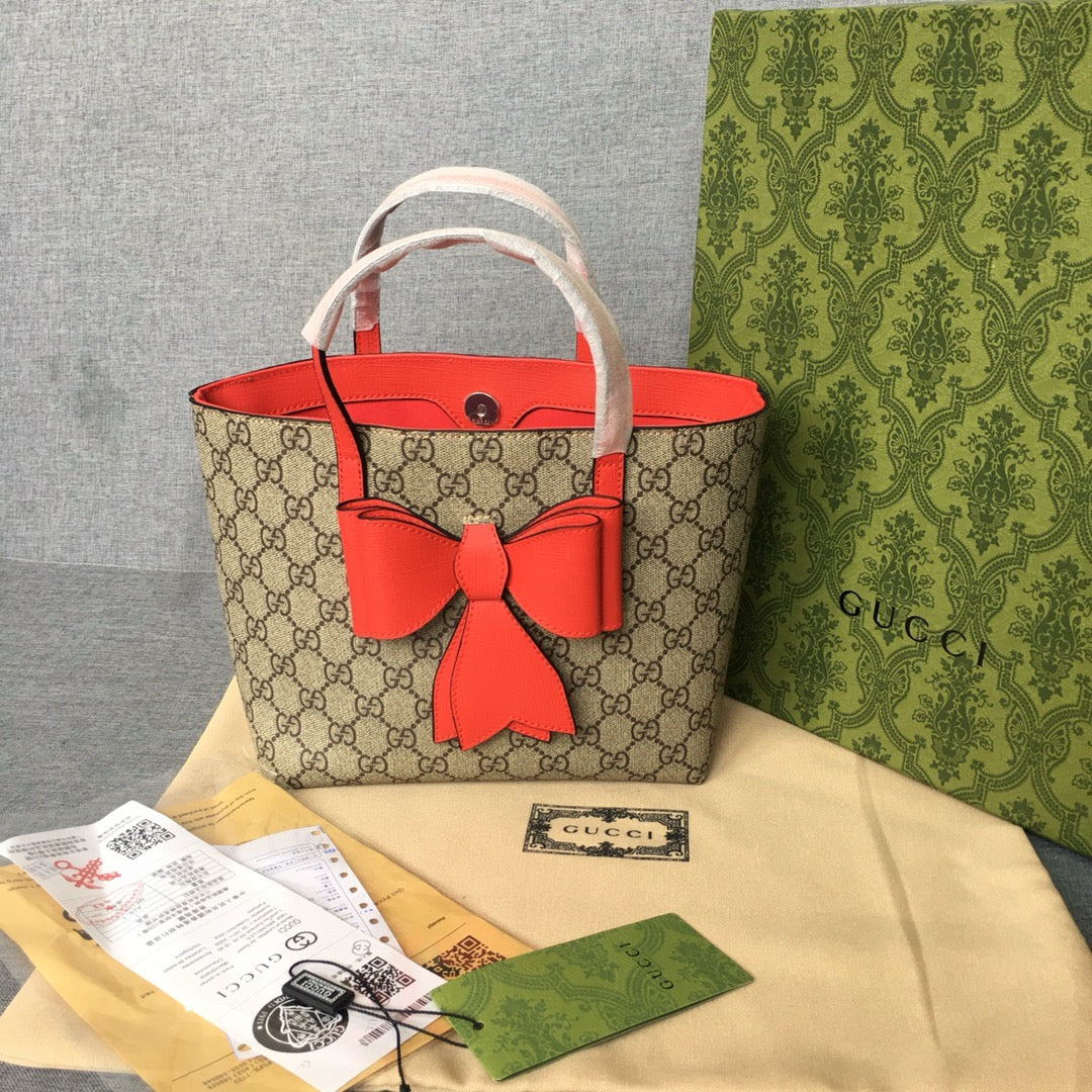 Supreme Tote