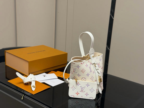 All In BB Bucket Bag