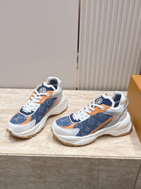 Run 55 Sneakers
