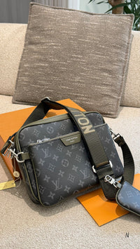 Trio Messenger Bag