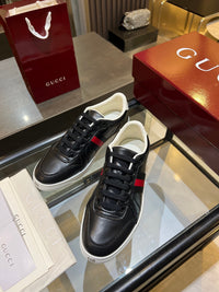Stretch Low Top Trainers