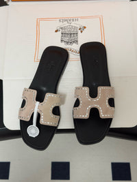 Oasis Sandal