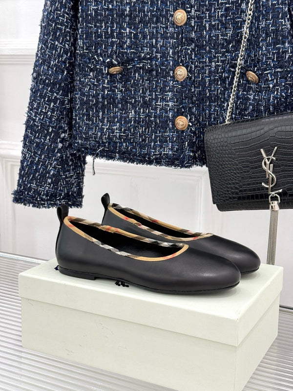 26WF Check Ballet Flats