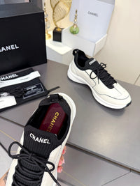 Logo Sneakers
