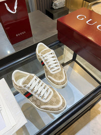 Stretch Low Top Trainers