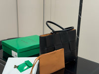 Parakeet Arco Tote