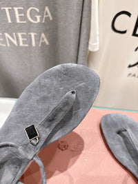 Mindil Suede Sandals