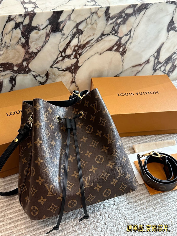 NéoNoé MM Bucket Bag