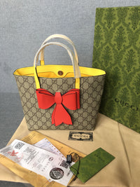 Supreme Tote