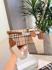 Note Crossbody Bag