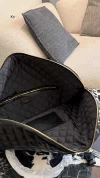 ES Giant Quilted Travel Bag